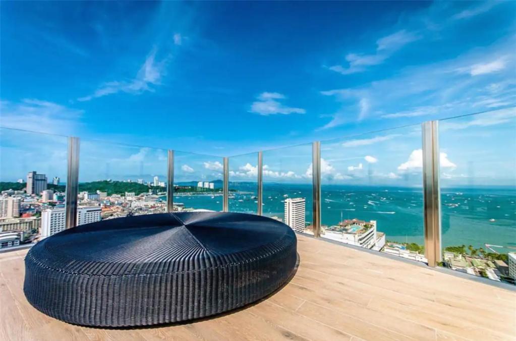 Central Pattaya - Sea View Large Balcony Condo With Infinity Pool Экстерьер фото